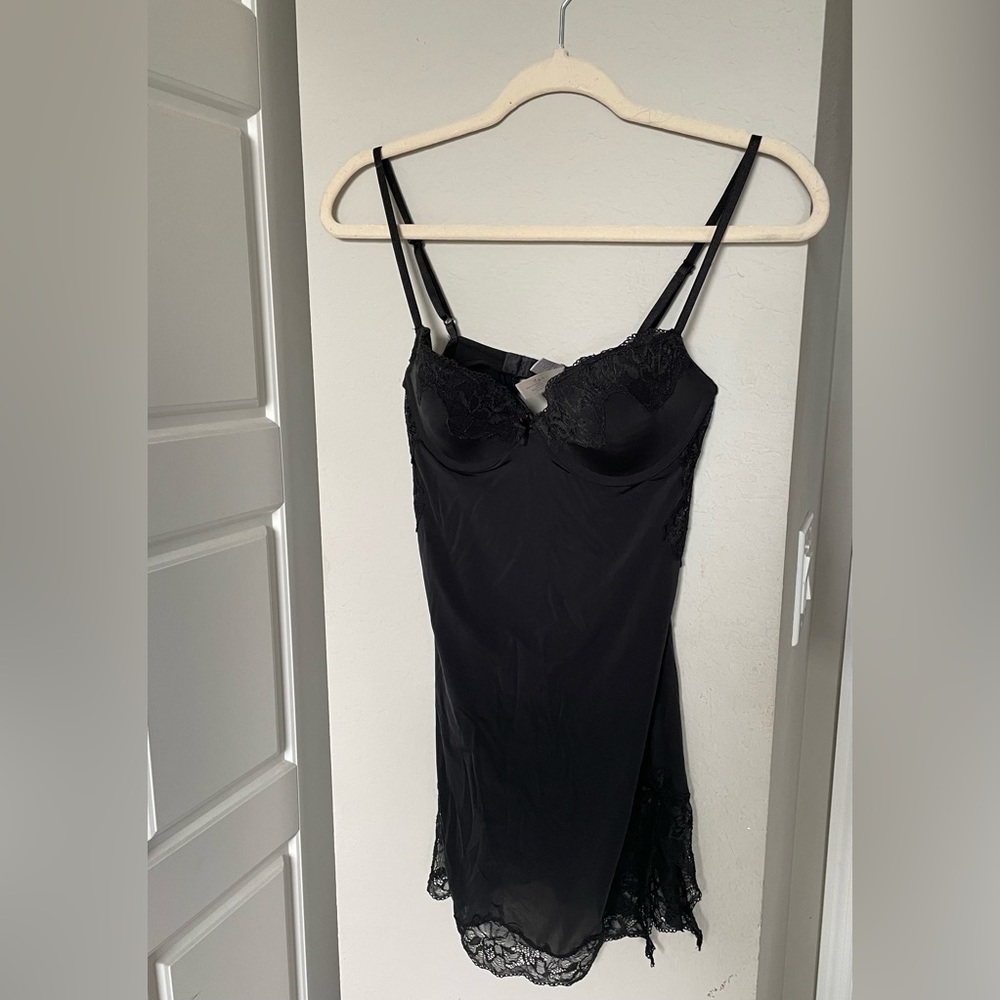 90s/2000 Victoria secret 34c push up underwire bra top slip top with lace detail